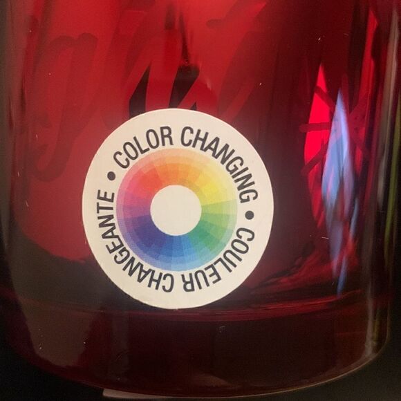 Beautiful Winter Holiday Candle 9.5 oz. - Picture 6 of 8